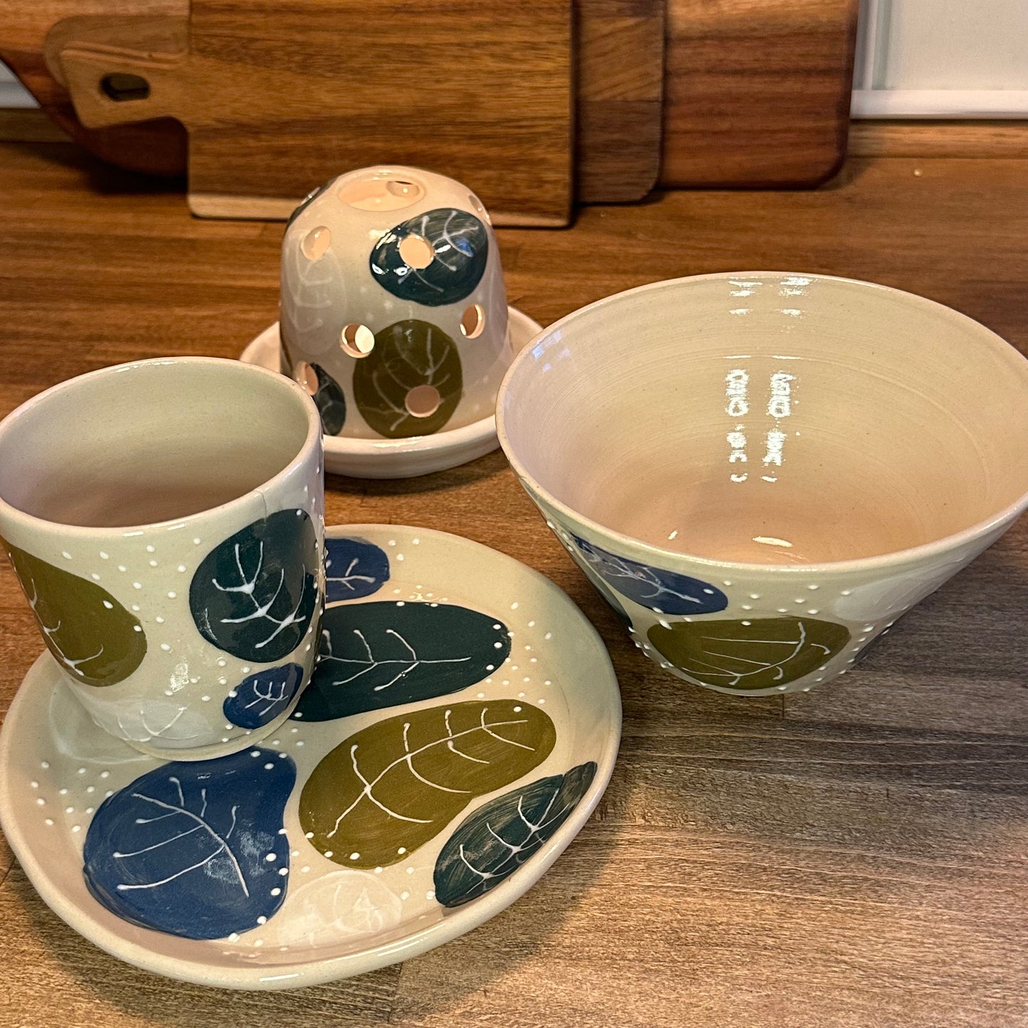 Färgglada blad - skål i mörkare toner