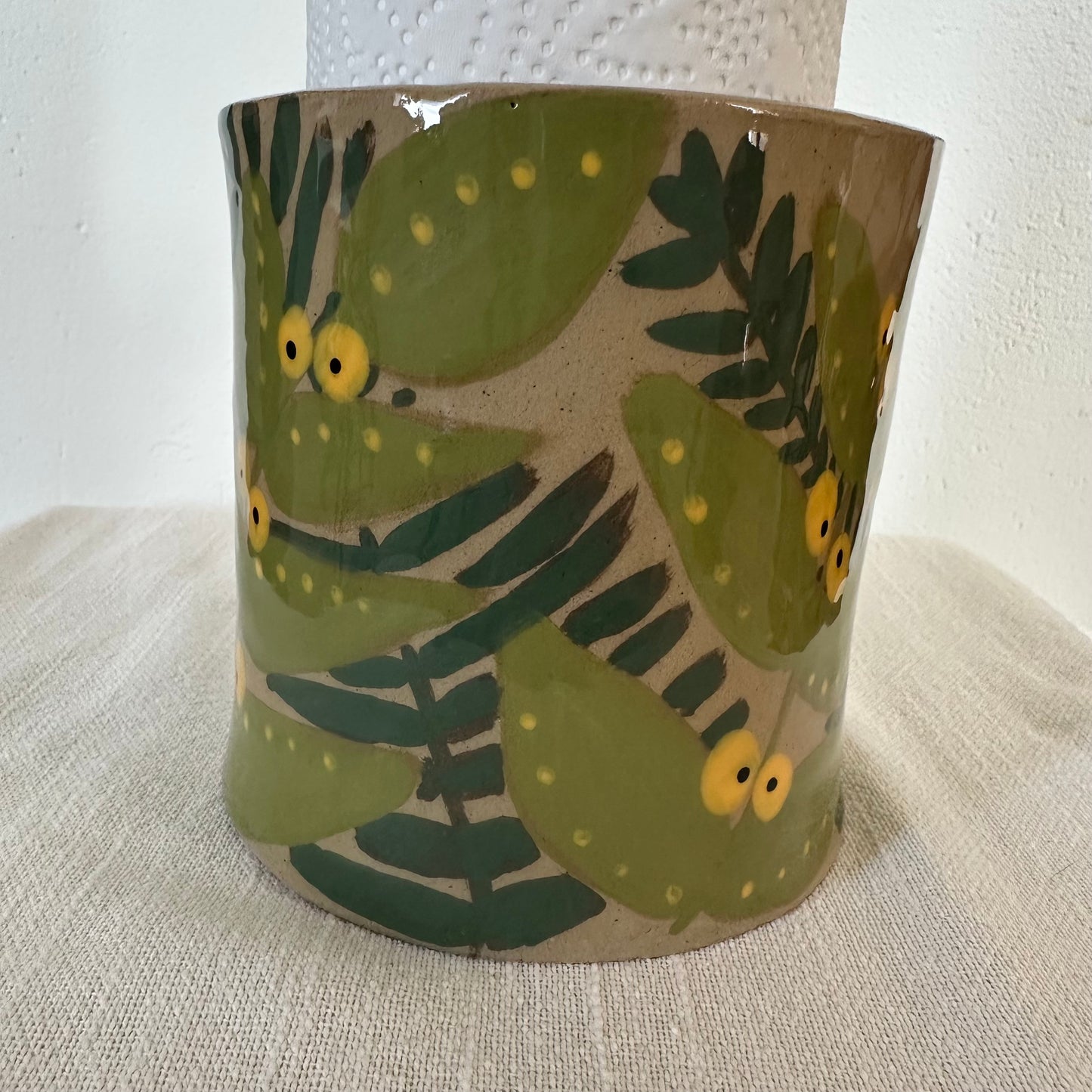 Hushållspappershållare